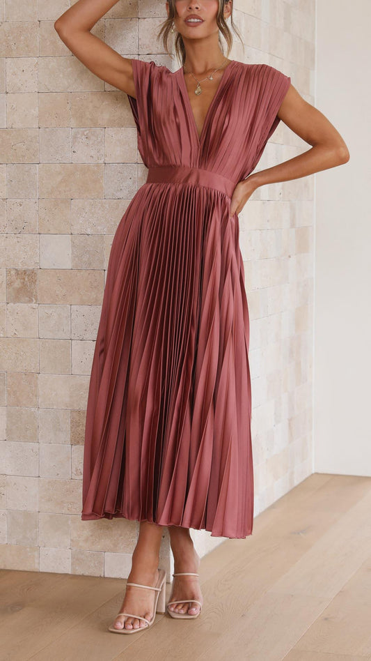 Caitlin | Elegant Pleated Maxi Dress