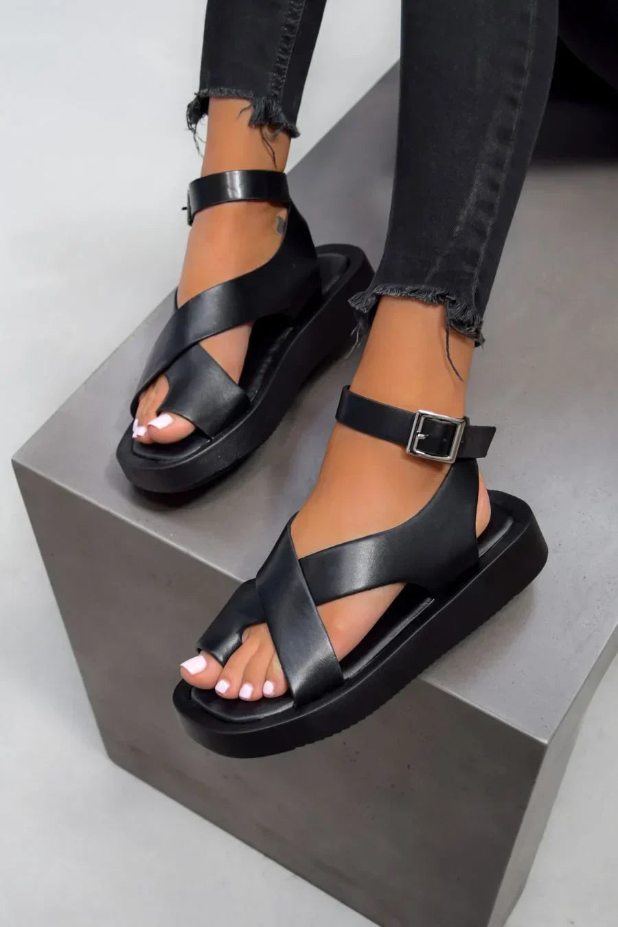 Gwendolyn | Women's Platform Flat Buckle Sandals
