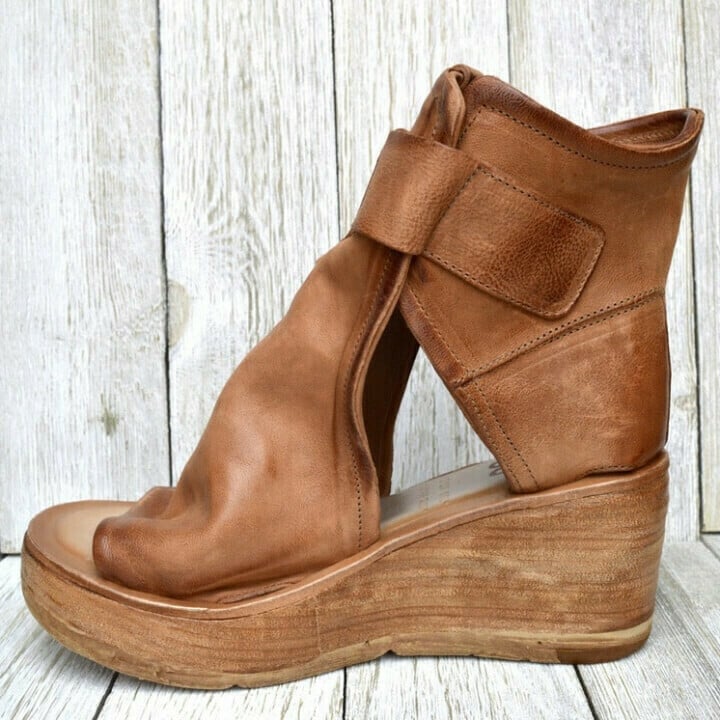 Yvette | Wedge Sandals with Buckle in Boho Style