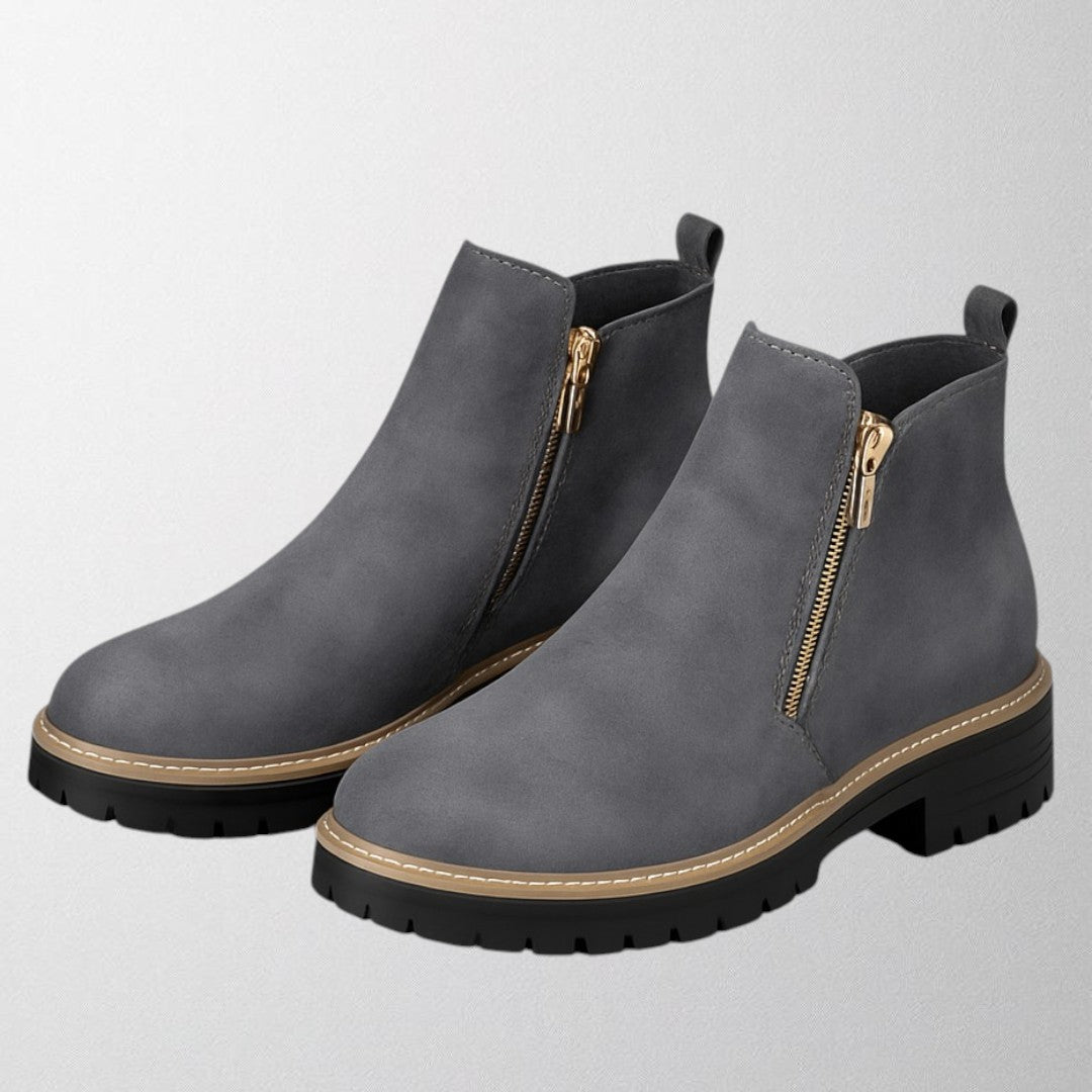 Ingeborg™ | Women's shoe with round toe and side zip fastening