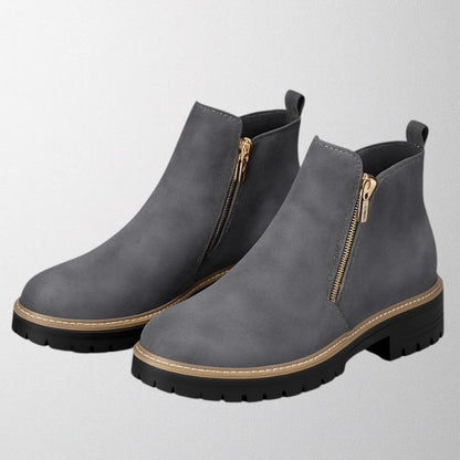 Ingeborg™ | Women's shoe with round toe and side zip fastening