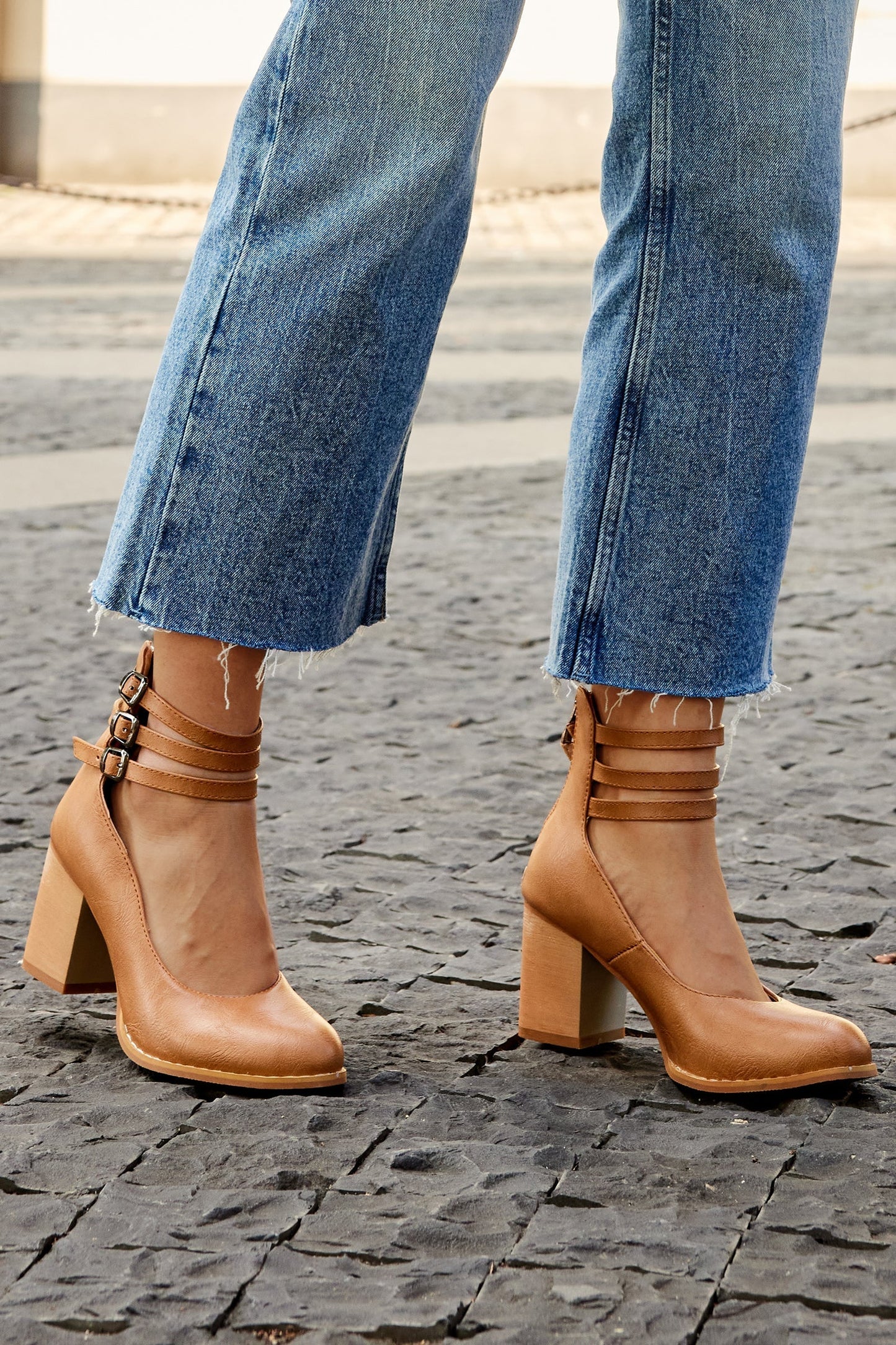 Harriet | Smooth Sandals with Ankle Strap and Thick Heel