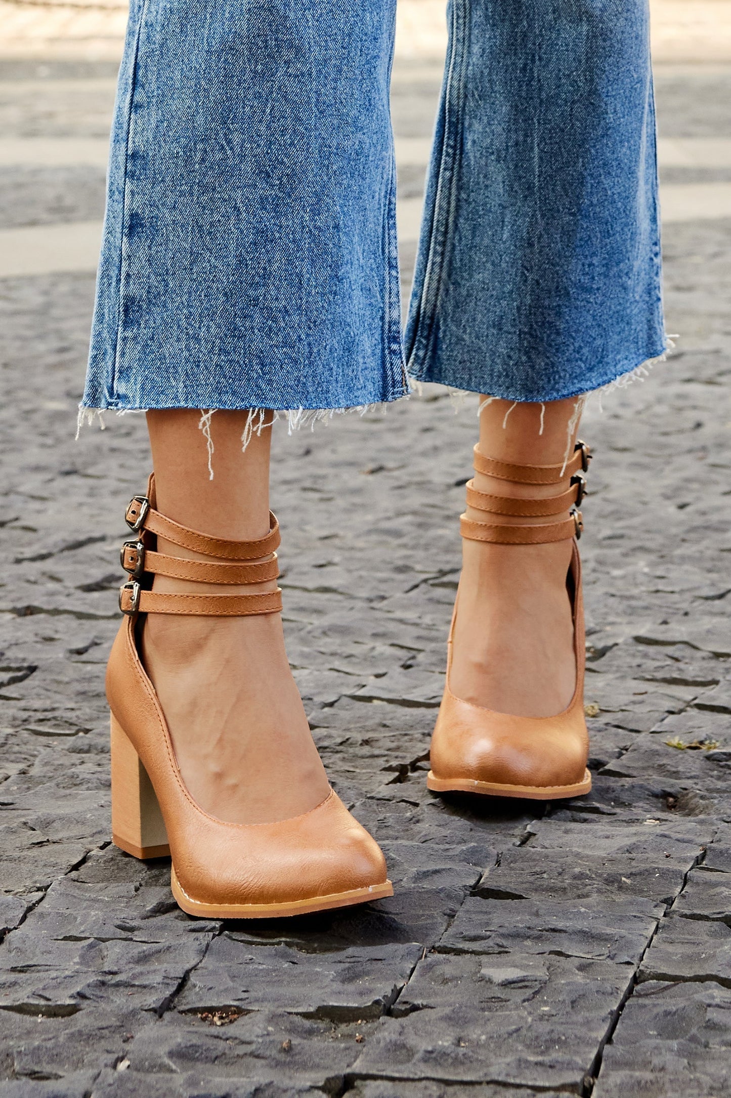 Harriet | Smooth Sandals with Ankle Strap and Thick Heel