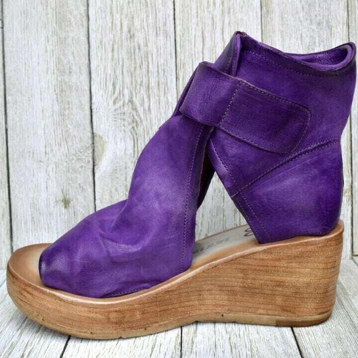 Yvette | Wedge Sandals with Buckle in Boho Style