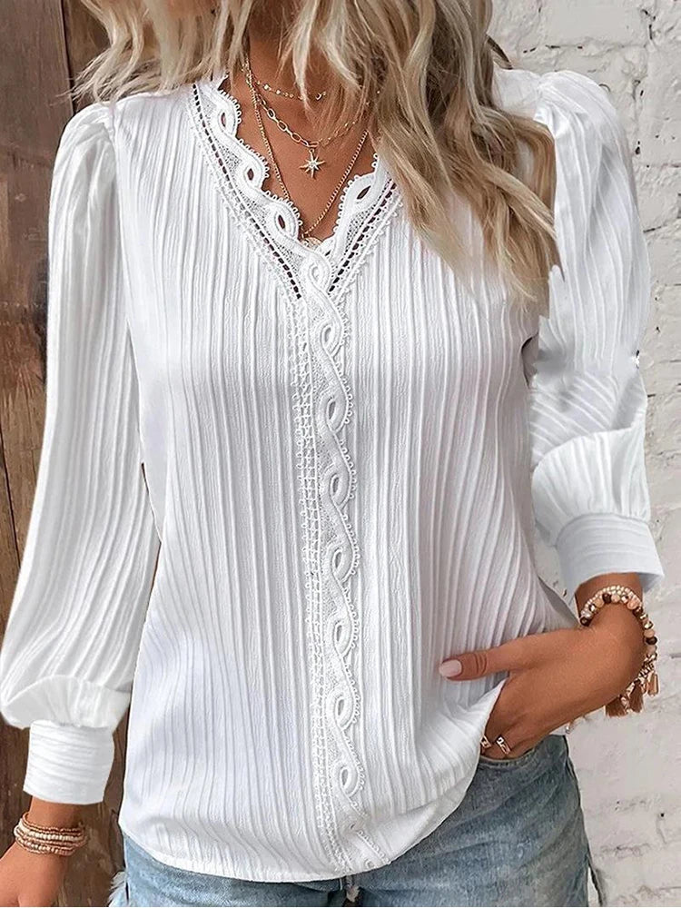 Violet | Blouse with Chiffon and Lace Details