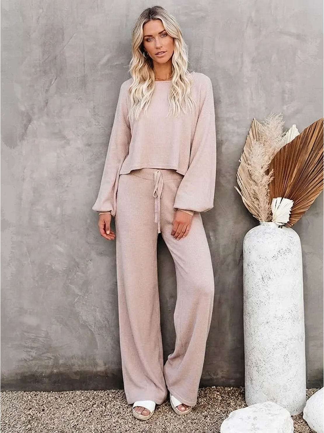 Hayley | Women's Wide-Leg Lounge Pants & Cropped Sweatshirt Set