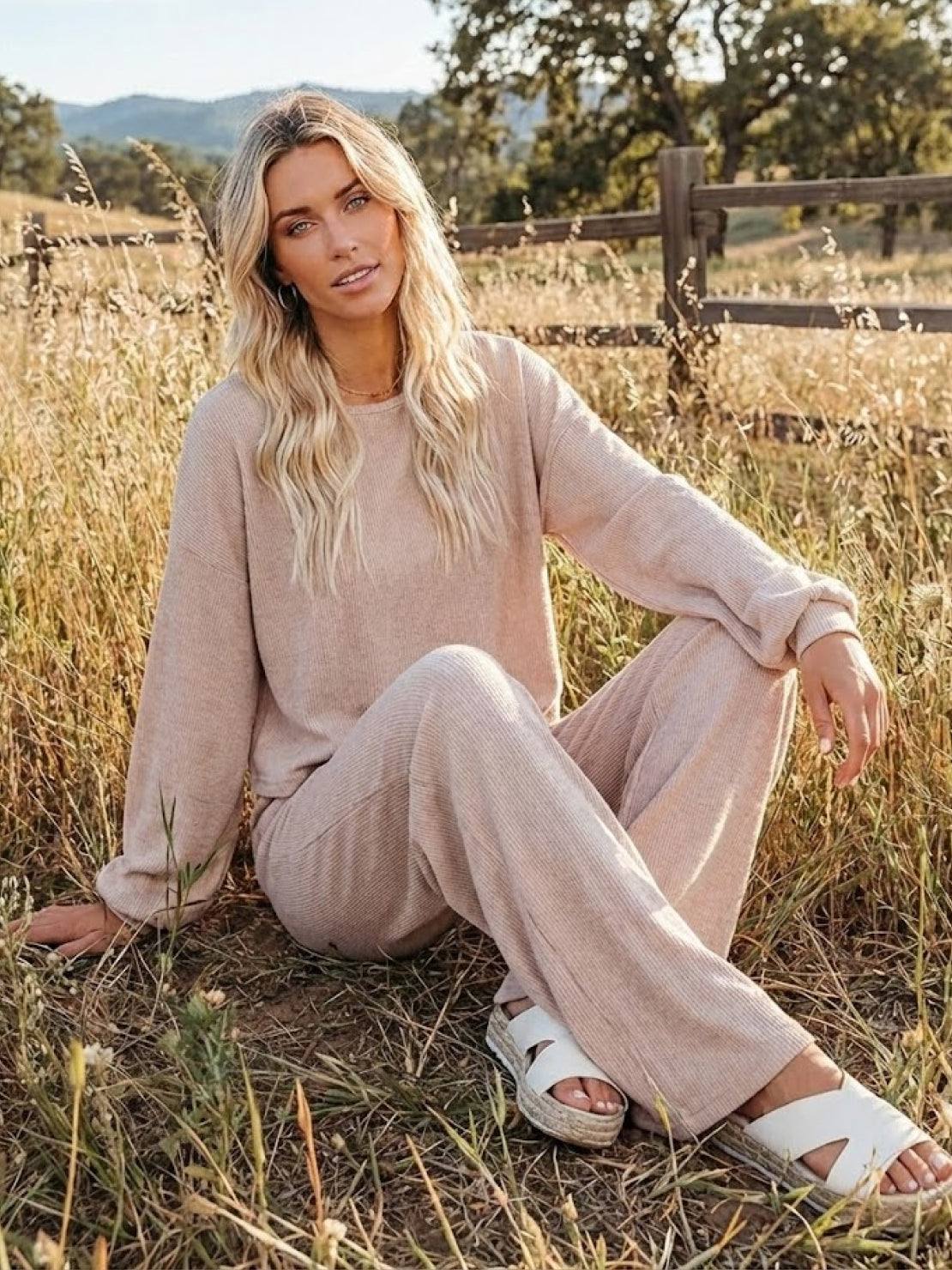 Hayley | Women's Wide-Leg Lounge Pants & Cropped Sweatshirt Set