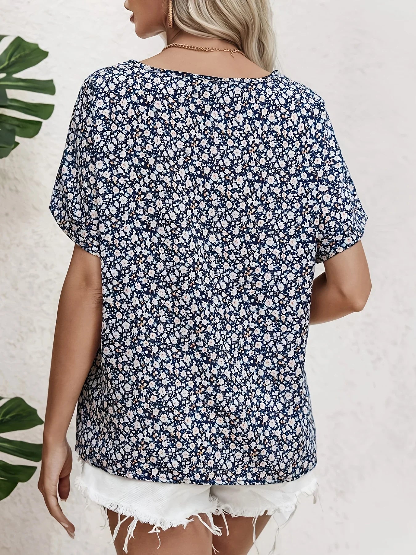 Kim | Chic Floral Print Blouse