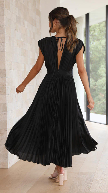 Caitlin | Elegant Pleated Maxi Dress