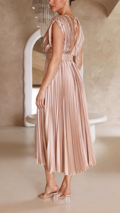 Caitlin | Elegant Pleated Maxi Dress