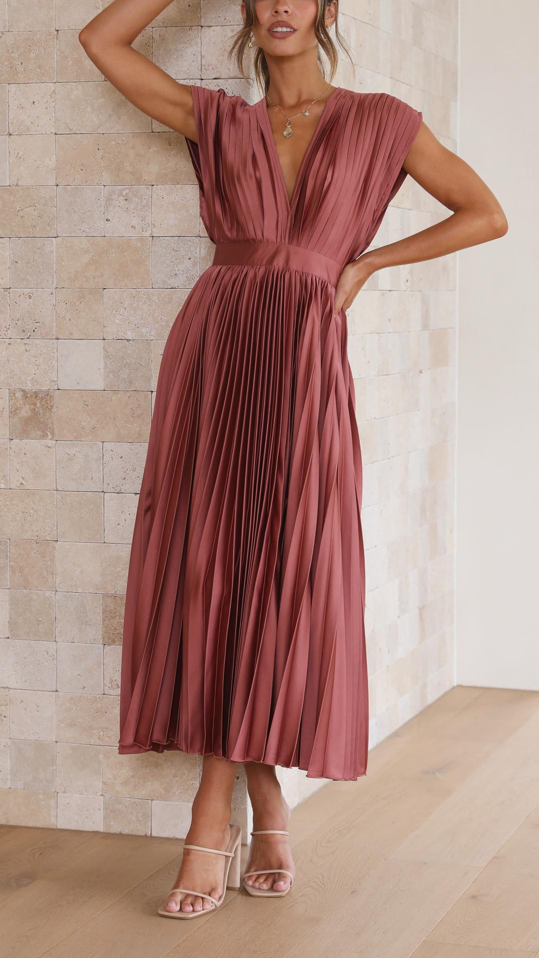 Caitlin | Elegant Pleated Maxi Dress