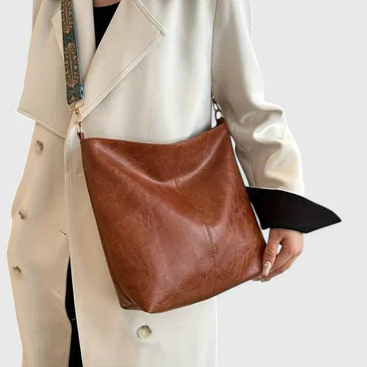 Edie | Shoulder Bag with Unique Character