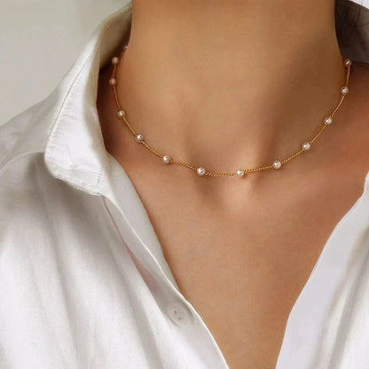 Dorothea | Gold Pearl Necklace